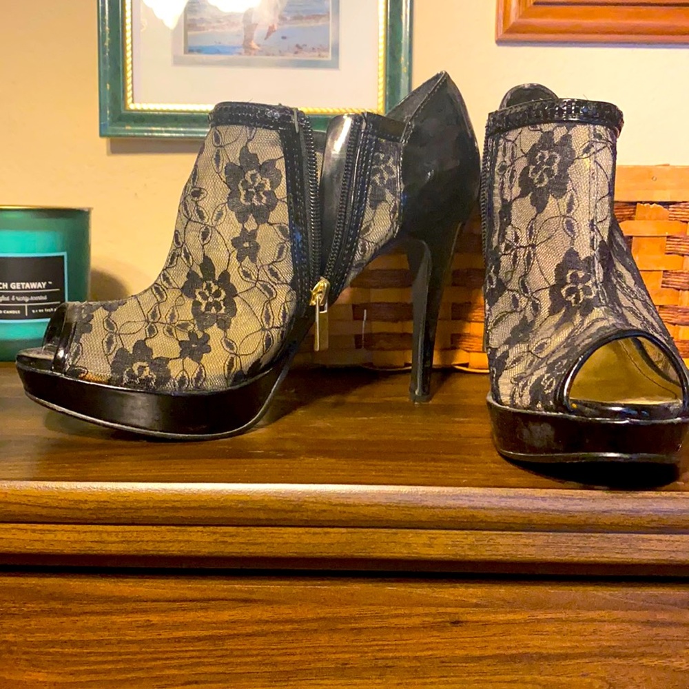 Lacy Black Heel
